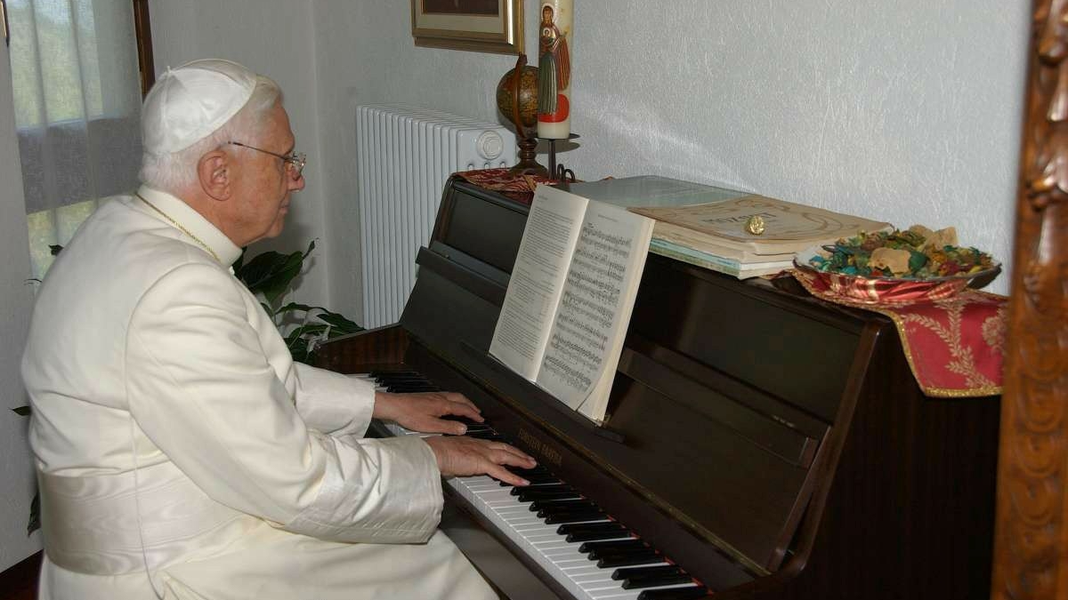 Скончался почётный Папа Римский Бенедикт XVI
