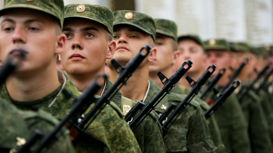В России завершился весенний призыв, солдаты отслужившие свои сроки отправлены домой