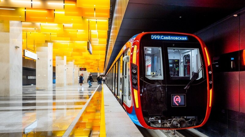 Москвичи выберут цвета трех новых линий метро