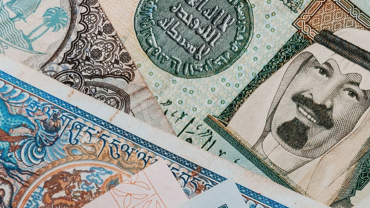 Менять доллары на дирхамы. Дирхамы ОАЭ. UAE 5 dirhams 2022. Курсы рубля к дирхаму ОАЭ. Доллар к дирхаму.