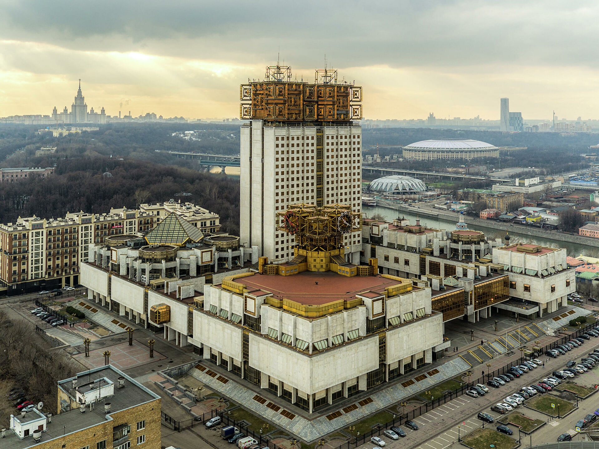 Академия наук в москве