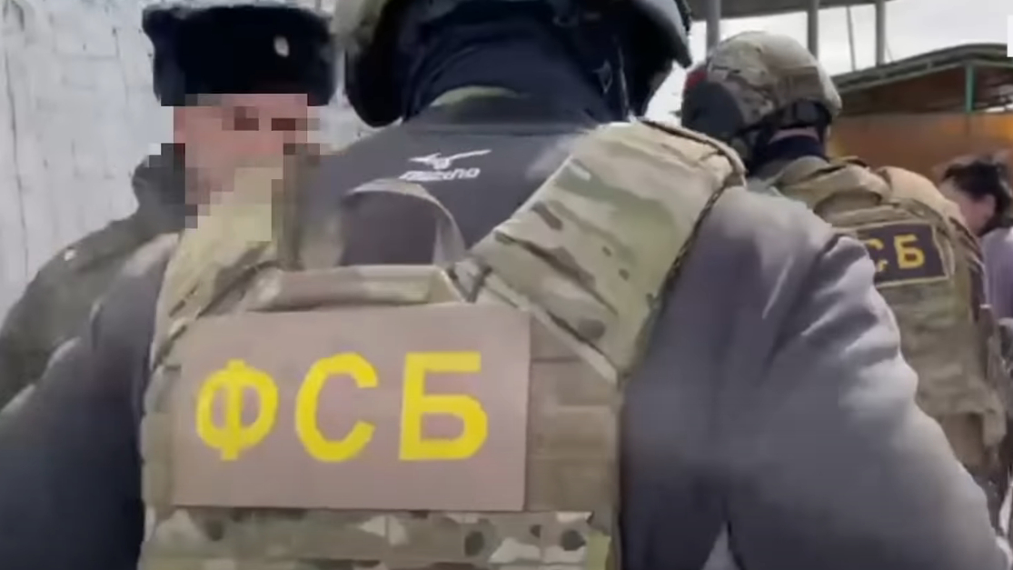 Задержанный в Крыму мужчина признался в передаче сведений СБУ через чат-боты