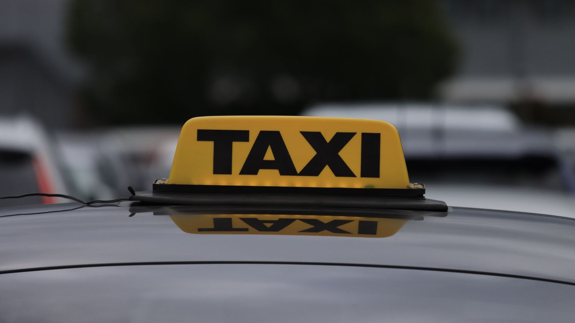 Минпромторгу и ФАС планируют доверить мониторинг цен на автомобили такси
