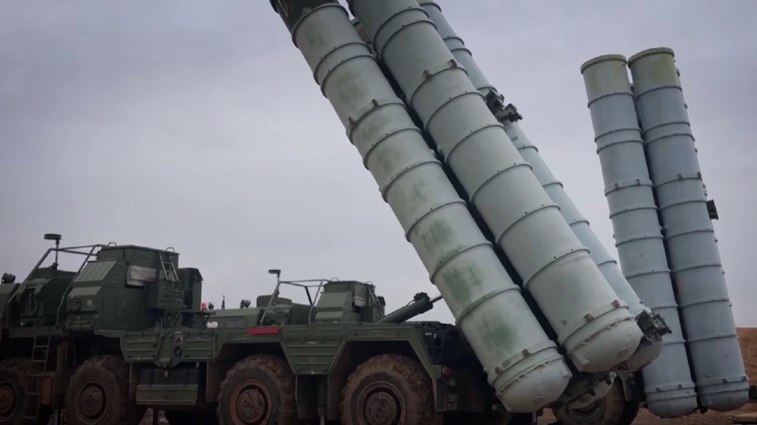 Средства ПВО сбили над Крымом две ракеты
