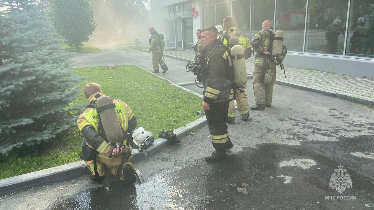 Из-за пожара в Уральском институте кардиологии самостоятельно эвакуировались 285 человек