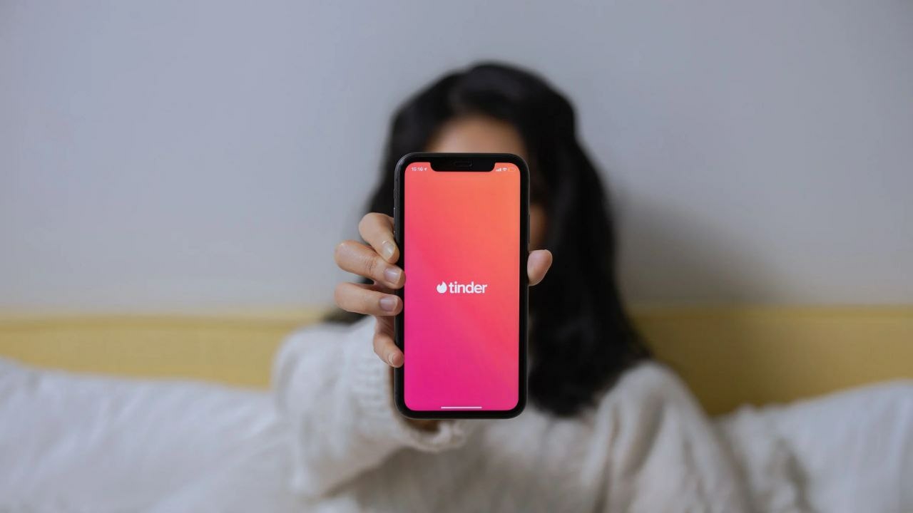 Россияне жалуются на сбой в работе ушедшего из страны дейтинг-приложения Tinder