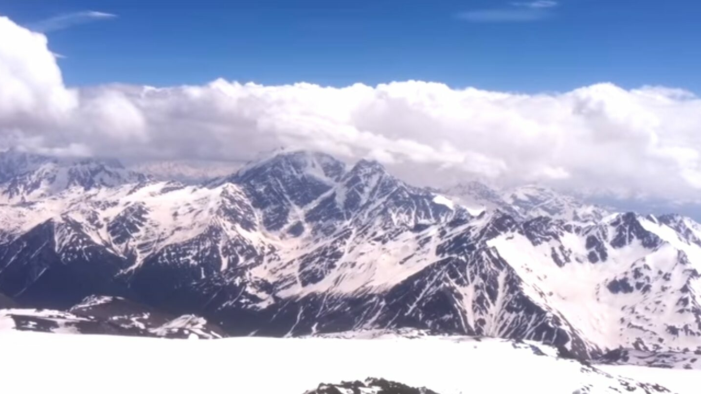 МЧС: С Эльбруса эвакуированы все застрявшие из-за непогоды альпинисты, они не пострадали