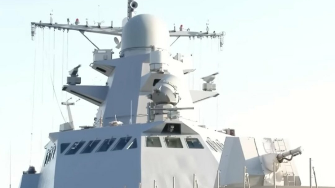 Корабль ВМФ РФ открыл принудительный огонь для остановки сухогруза в Чёрном море