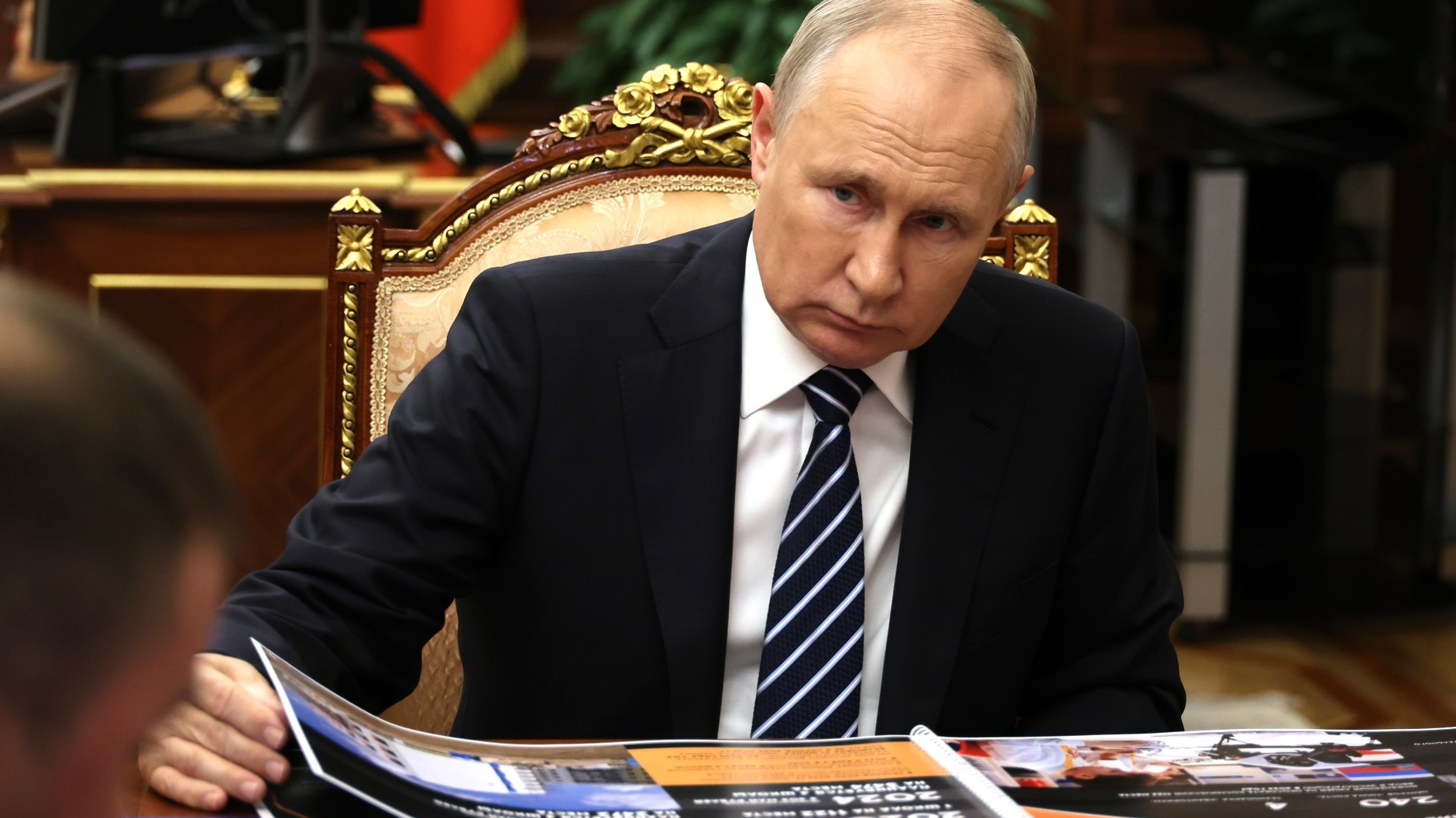 Путин подписал указ о повышении зарплат Бастрыкину и Краснову на 5,5%