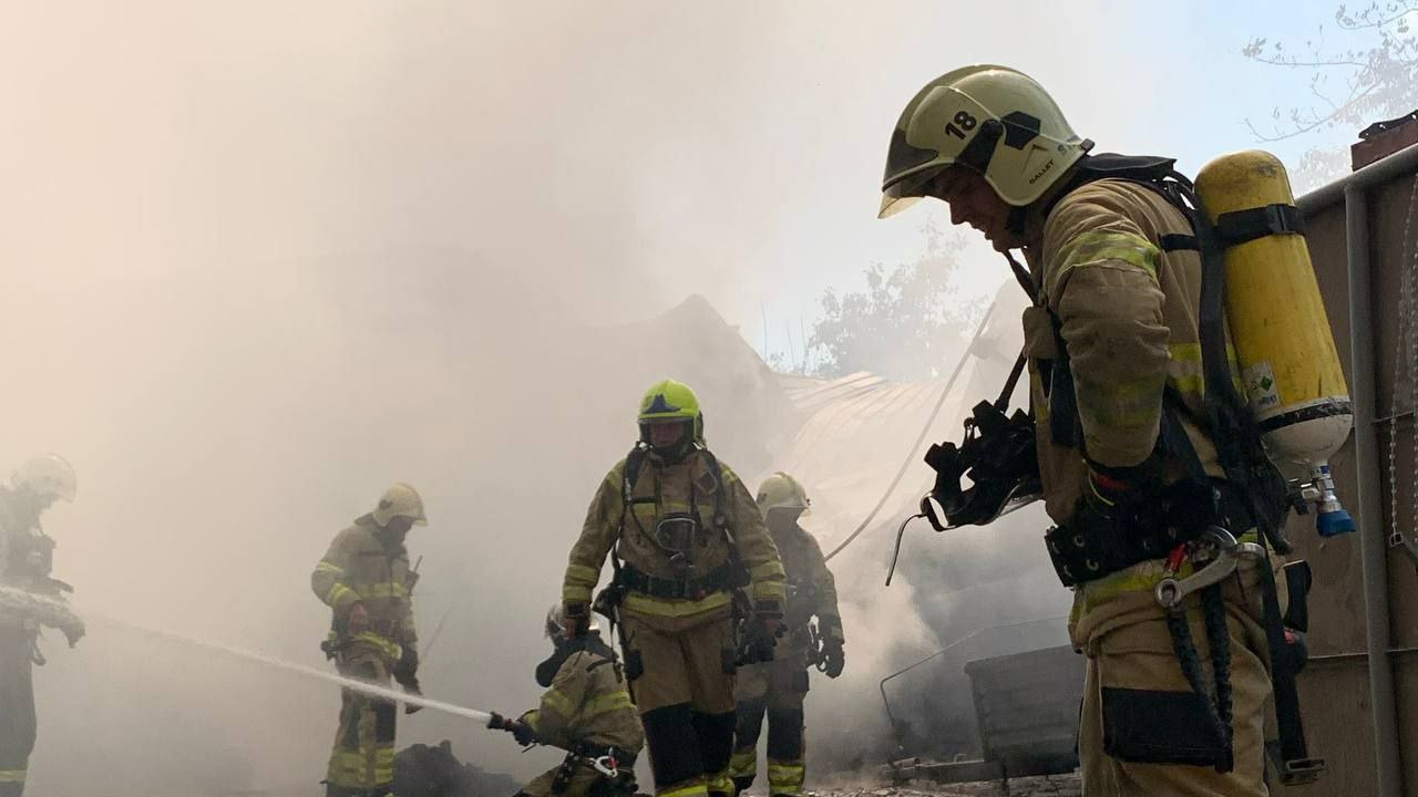 Кличко сообщил о пожаре после «неустановленных взрывов» под Киевом