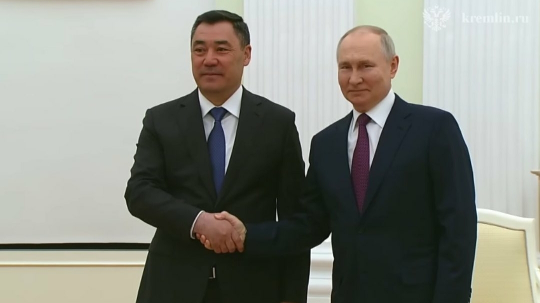 Большинство жителей Кыргызстана доверяют президенту Садыру Жапарову