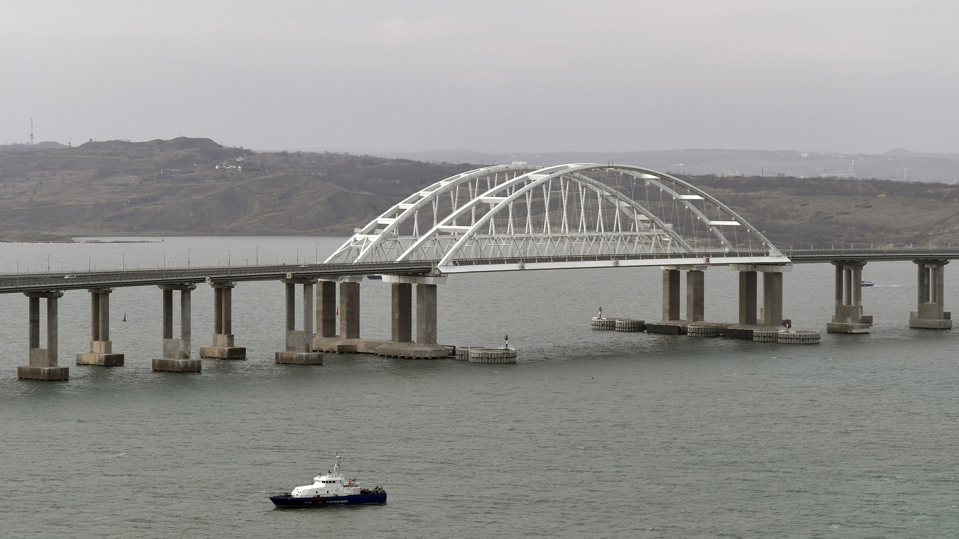 Офицер, оставивший Крымский мост без защиты, пойдет под суд