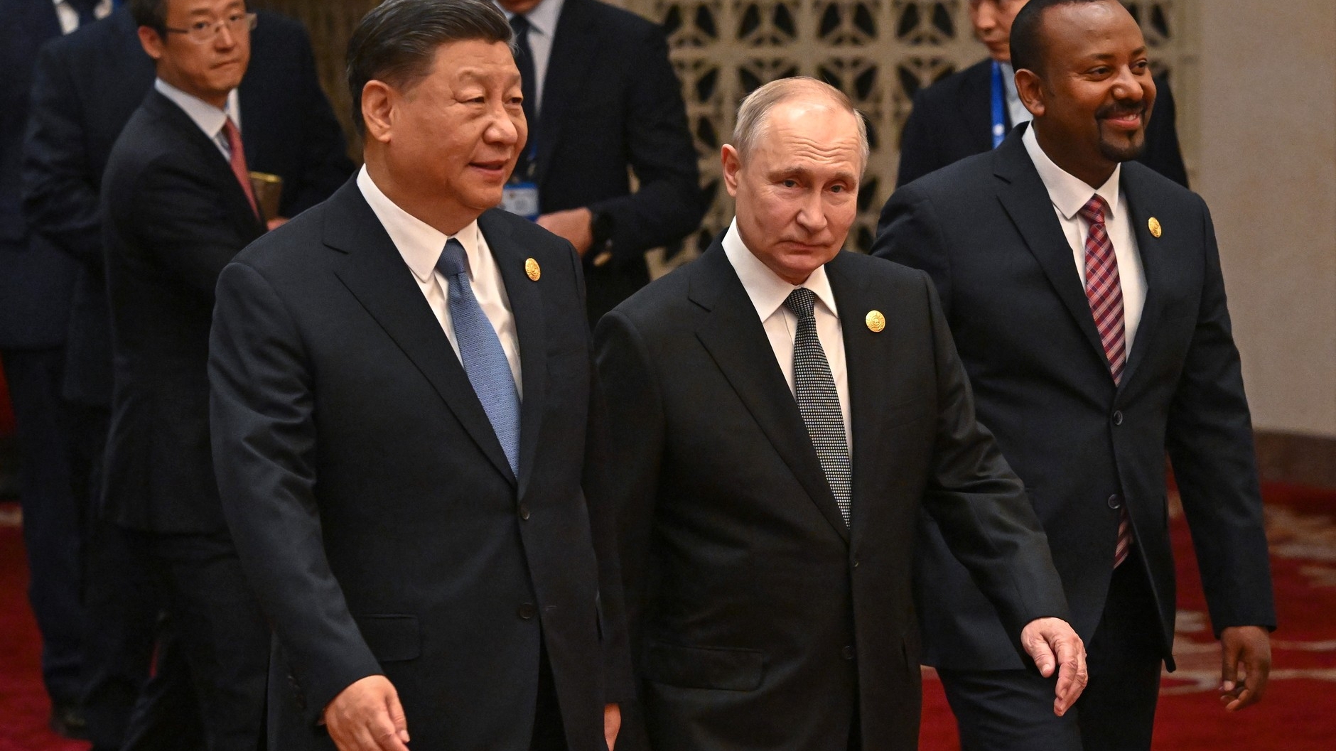 Адмирал Бауэр видит угрозу конфликта в Арктике из-за дружбы России и Китая