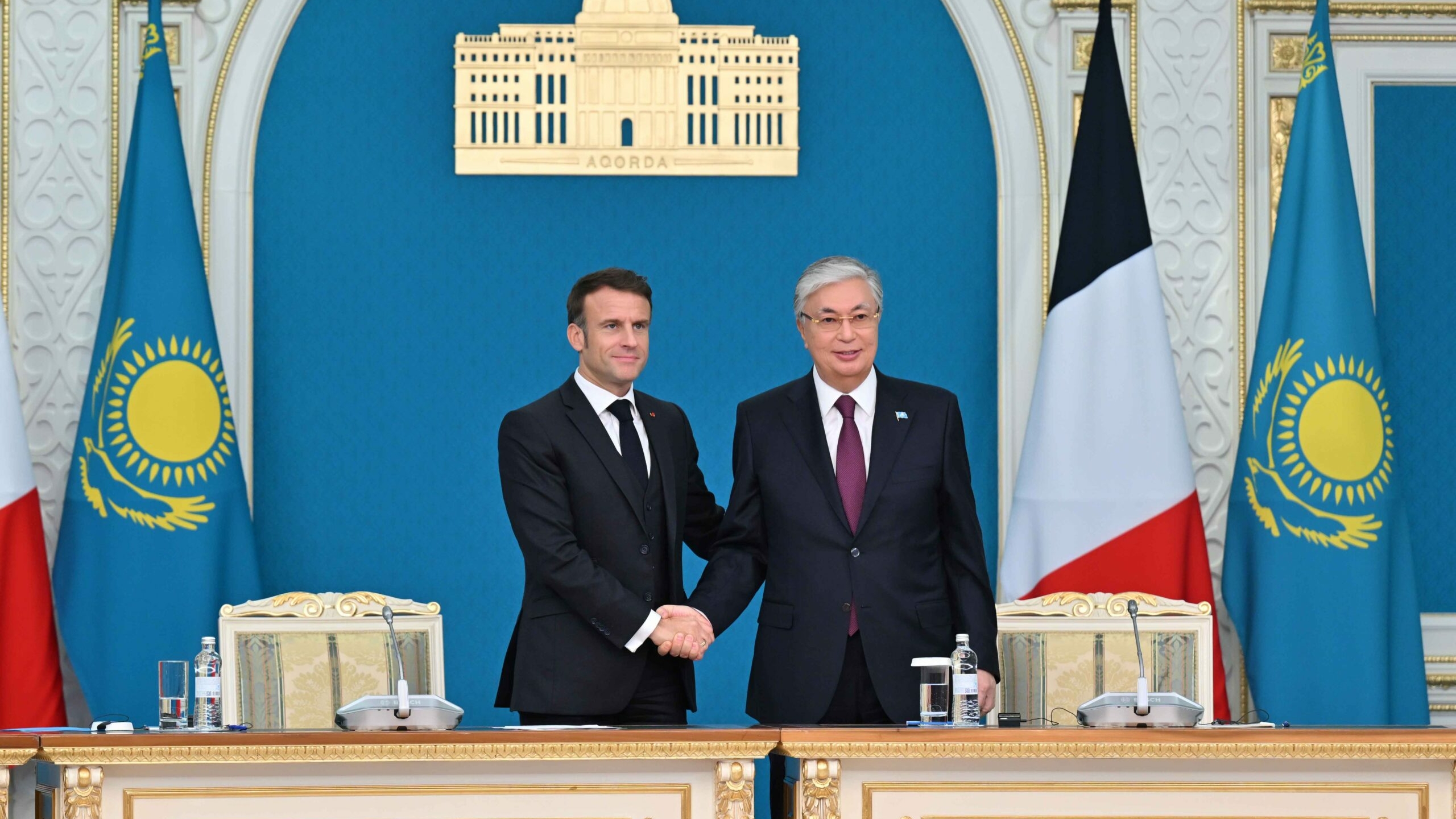 Почему Франция очень хочет дружить с Казахстаном?