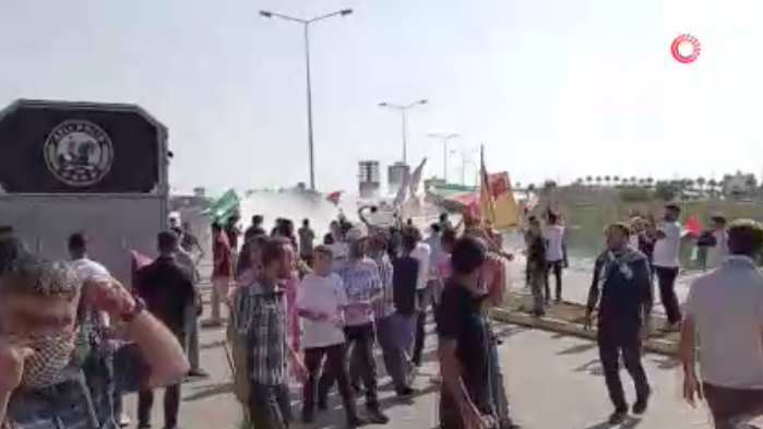 Протестующих в Турции, пытавшихся прорваться на базу США, разогнали газом и водой