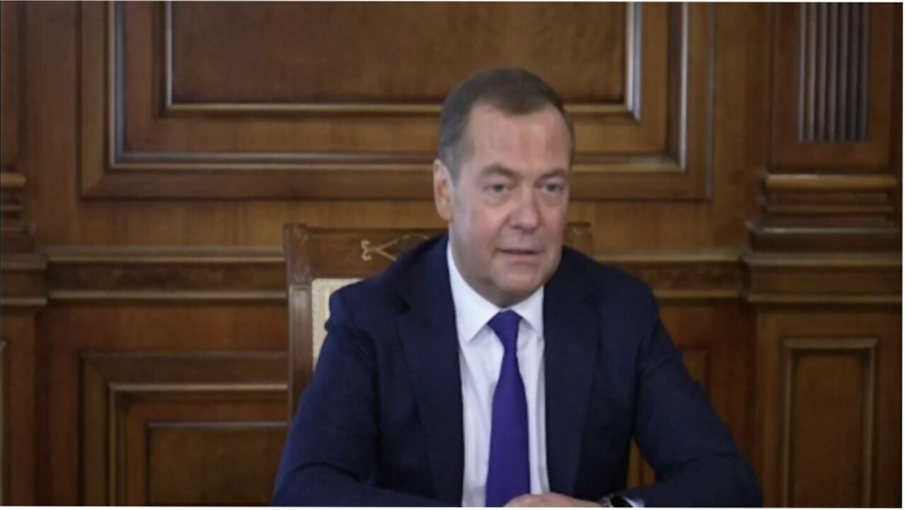Медведев: чем хуже гражданам России, тем лучше западному миру
