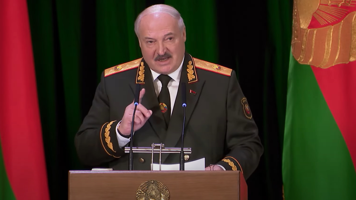 Лукашенко за один день уволил послов сразу в четырёх странах