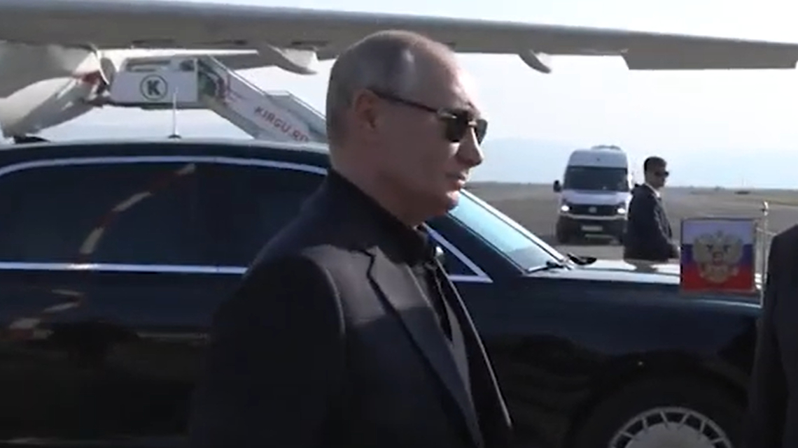 Путин обратился к «золотому миллиарду»: бал вампиров заканчивается