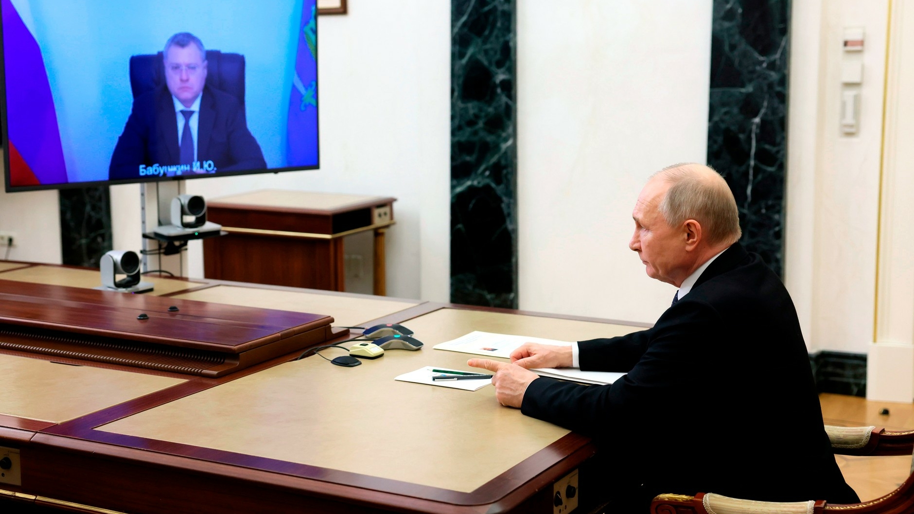 Путин обсудит с членами кабмина внедрение отечественного ПО в секторах экономики
