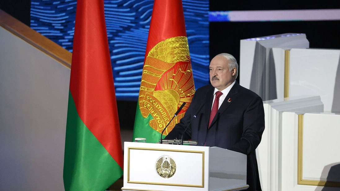 Лукашенко завил, что его участие в выборах зависит от воли народа