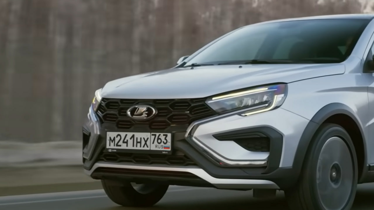 «АвтоВАЗ» вернули в палитру цвет «кориандр» для автомобилей Lada Vesta