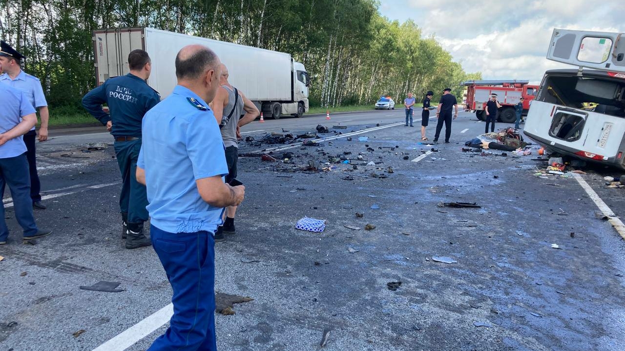 На трассе М5 под Рязанью при ужасном ДТП пострадали более 20 человек