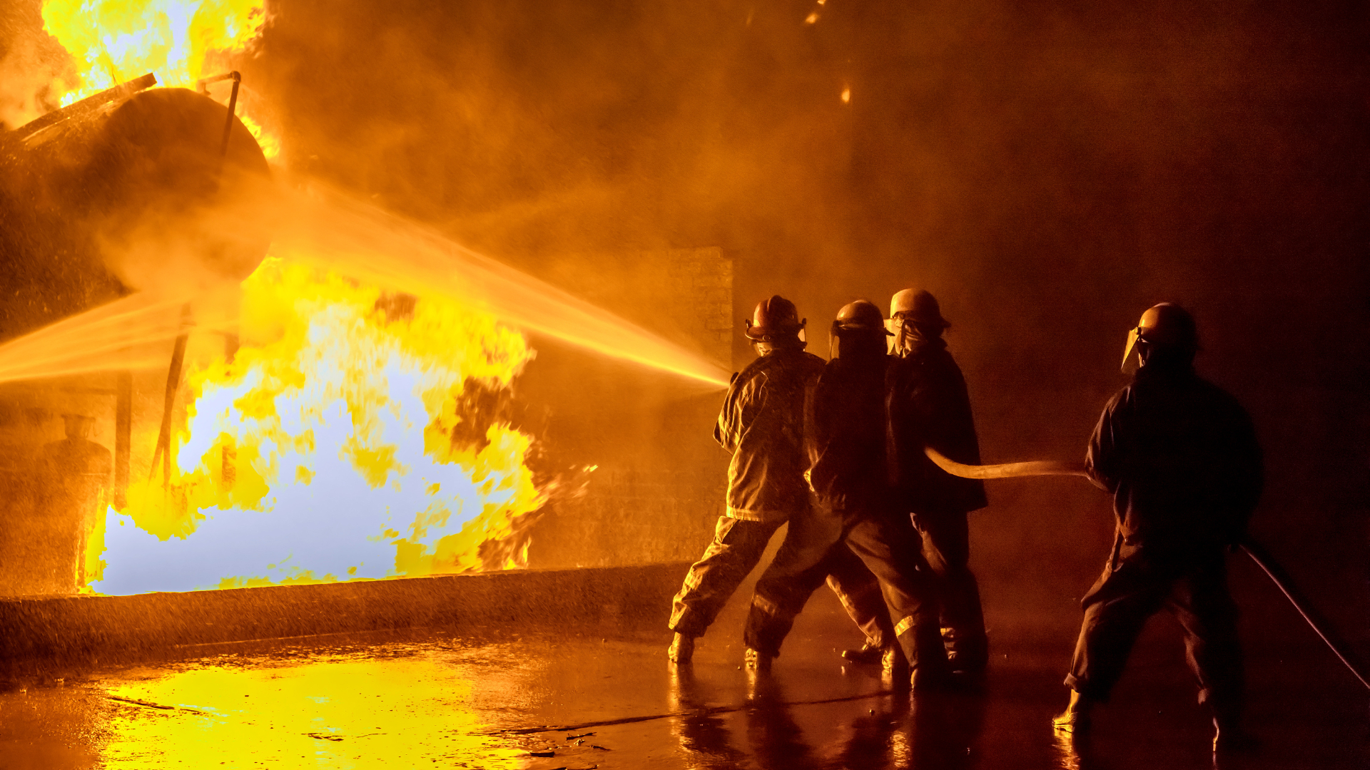 В районах Мурманской области сохраняется высокая пожарная опасность