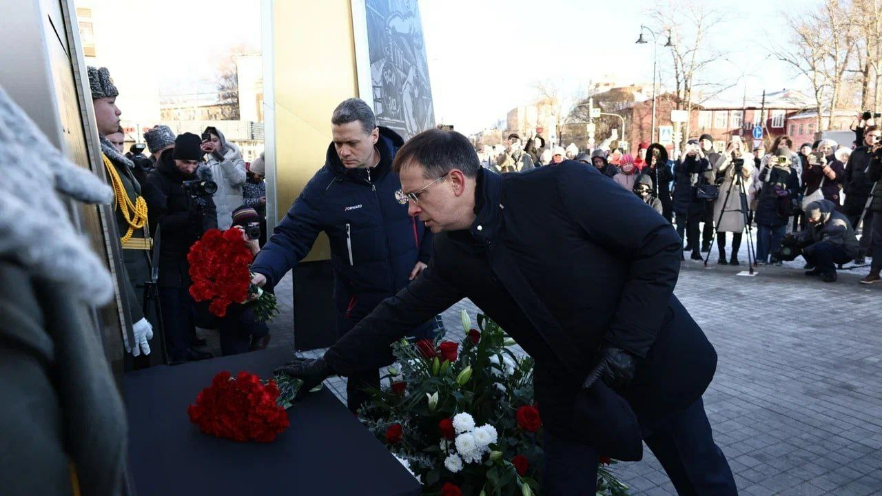 Помощник президента РФ Мединский принял участие в открытии стелы «Город трудовой доблести» в Вологде