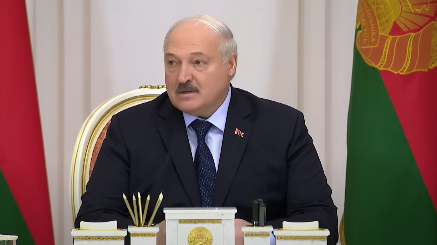 Лукашенко предупредил, что человечество вот-вот «окунется» в третью мировую