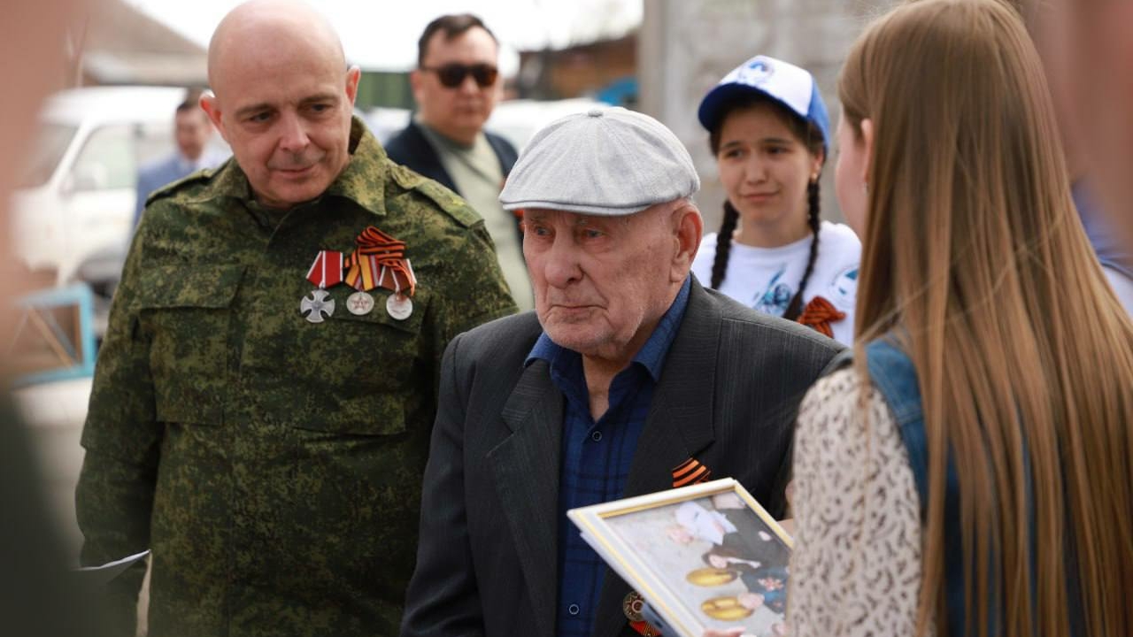 Сокол поздравил с днем рождения 101-летнего ветерана ВОВ