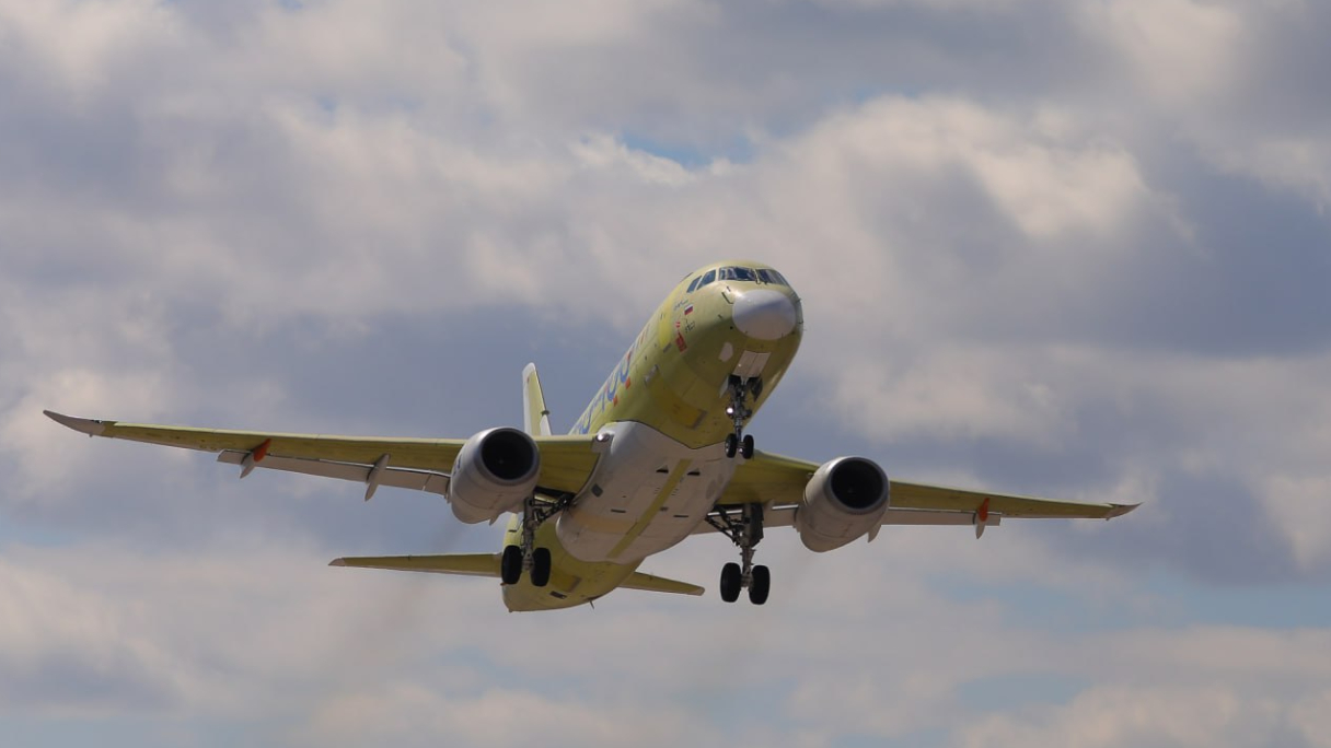 «SSJ-10» с отечественными системами «встал на крыло» и готовится к сертификации