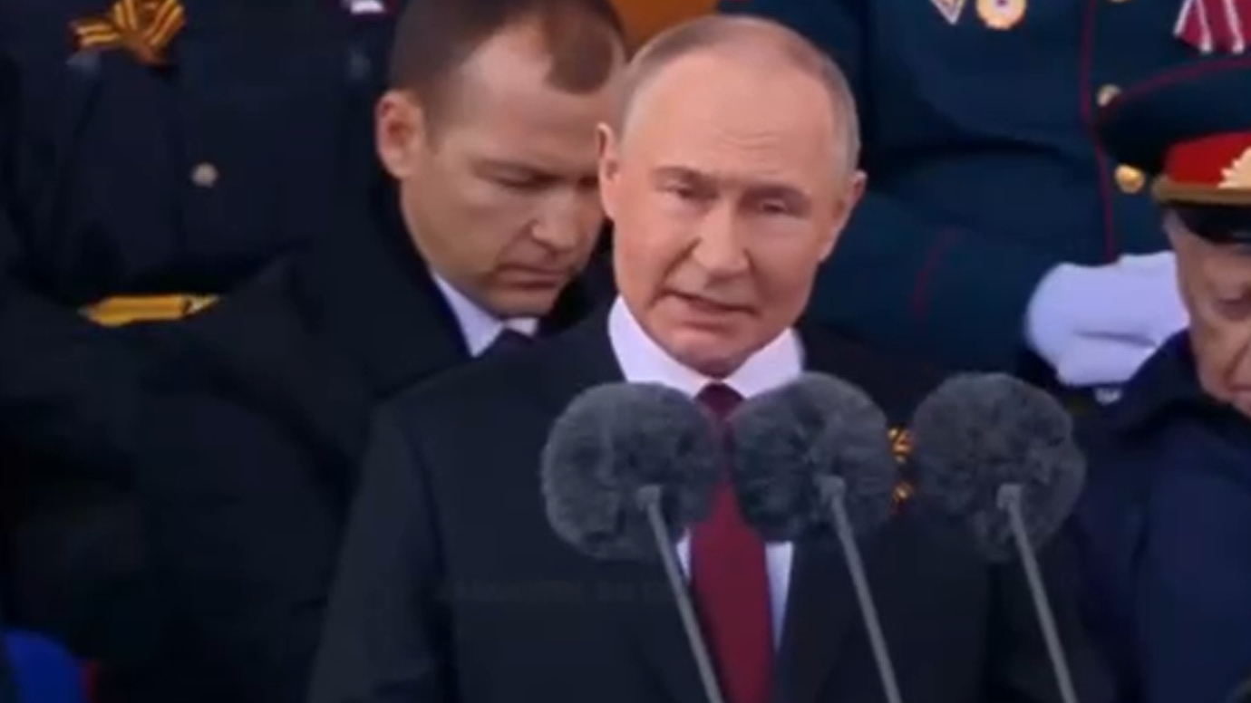 Путин: подвиг фронтовиков служит нравственным ориентиром для России