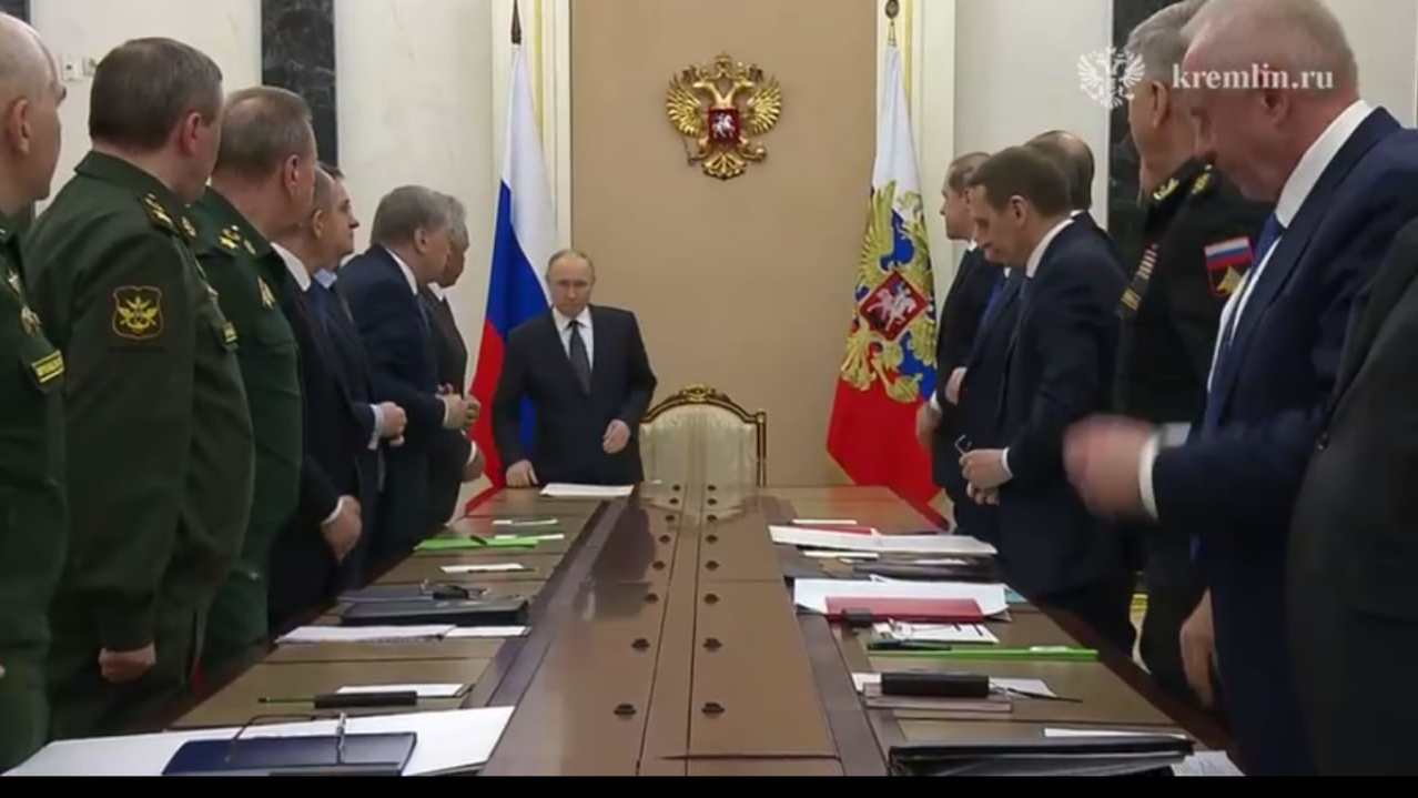 Путин провел совещание по подготовке к переговорам с Украиной в Турции