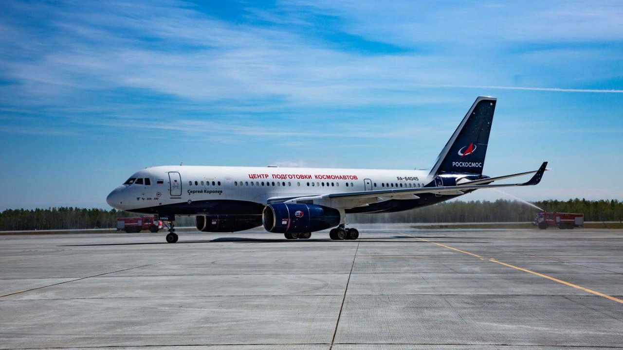 Первый рейс Ту-204-300 доставил делегацию Роскосмоса на космодром Восточный