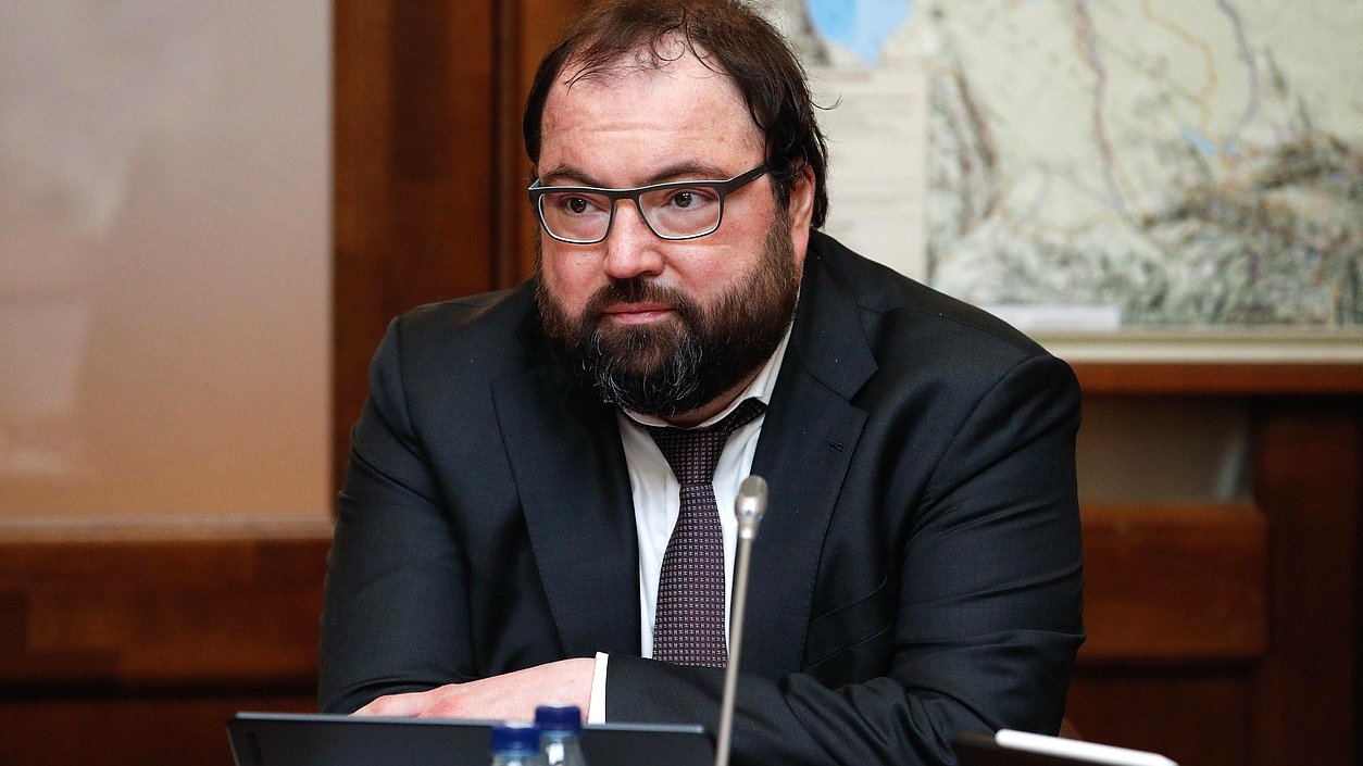 Глава Минцифры рассказал, когда запустят российский мессенджер