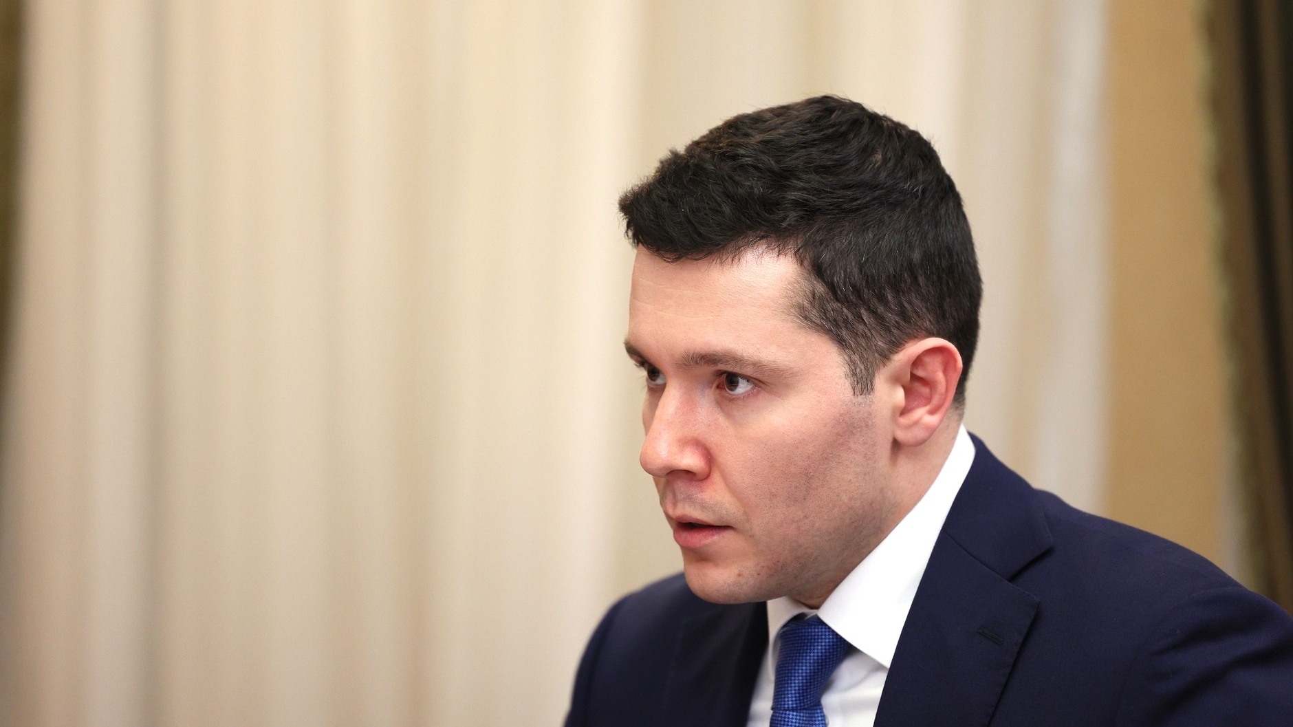 Алиханов: иностранные компании пока не пытались официально вернуться в Россию