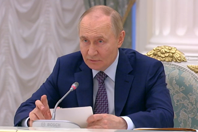 Путин поздравил мусульман России с Ураза-байрамом