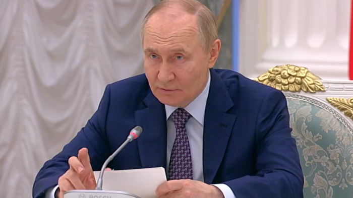 Путин поздравил мусульман России с Ураза-байрамом