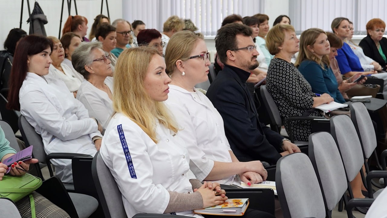 Заслуги педиатров Новгородчины отметили грамотами от главы региона