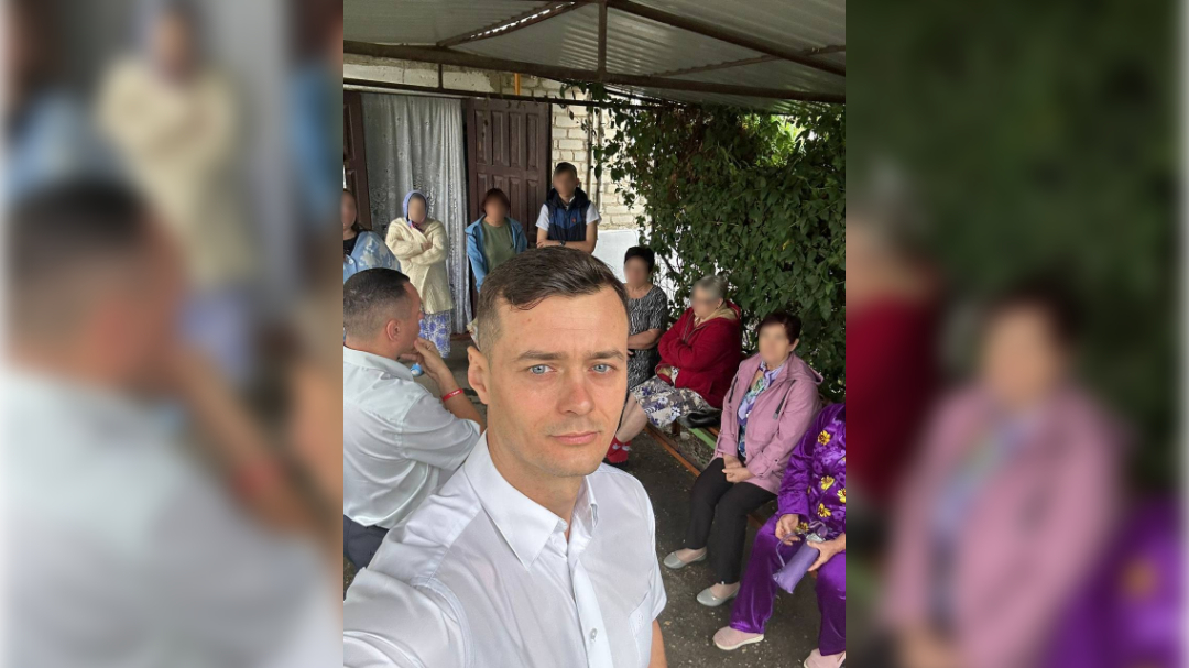 Депутат Сафронов ознакомился с обращениями и проблемами жителей Выселковского района