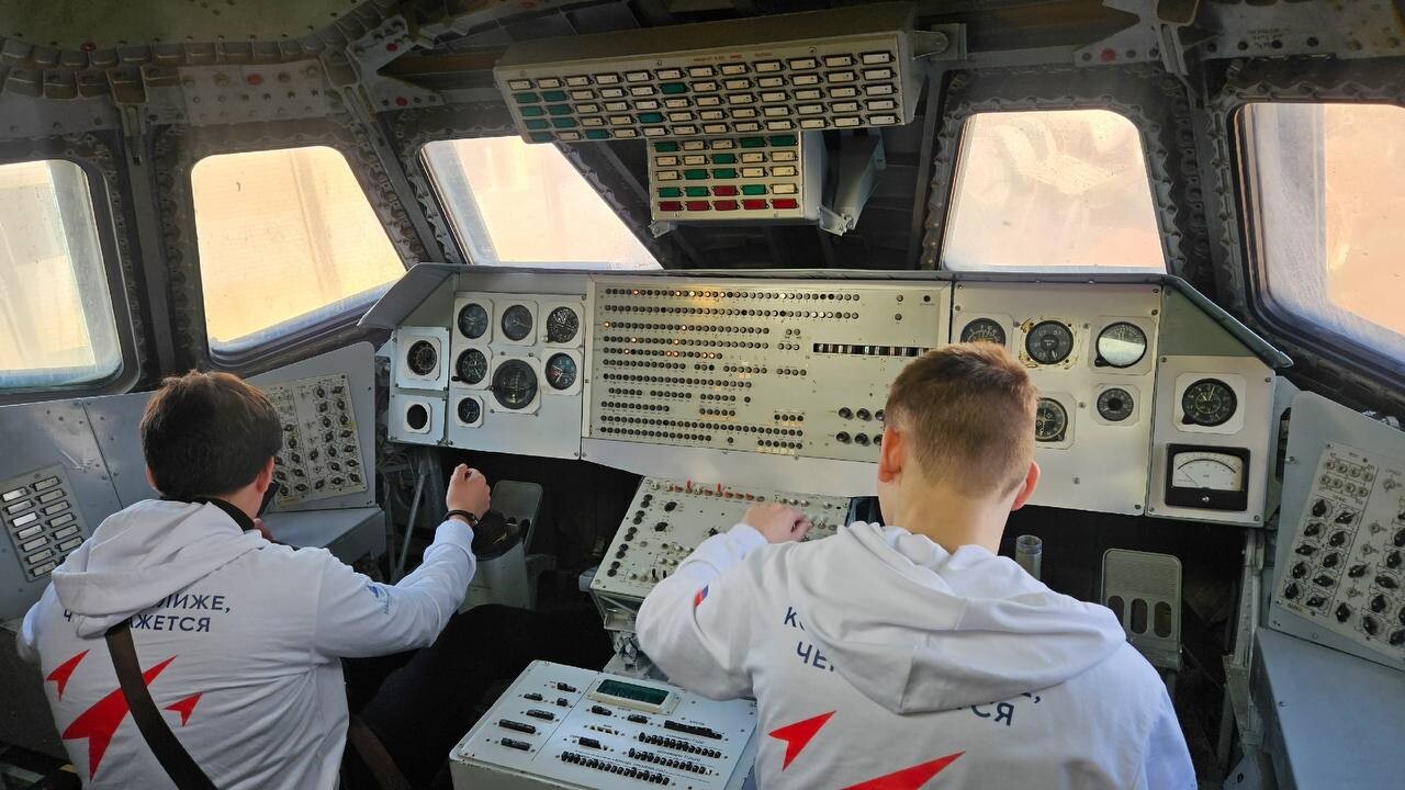 «Байконур» ждет: губернатор Дронов дал старт Космической олимпиаде для школьников