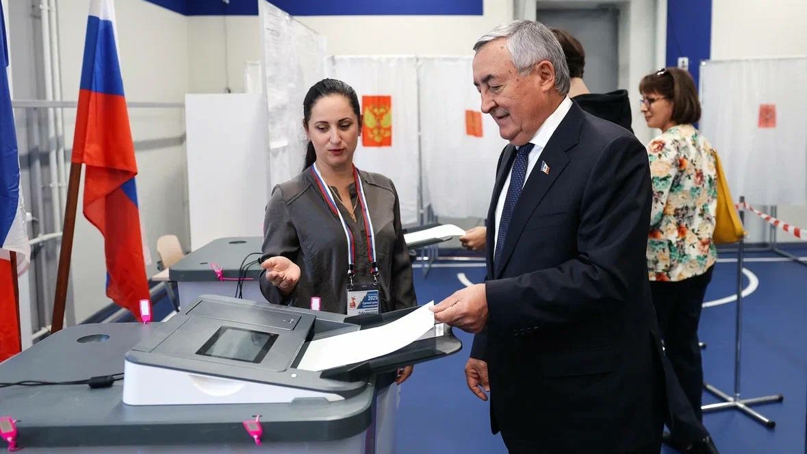 Первые лица Новгородской области проголосовали за губернатора в первый день выборов