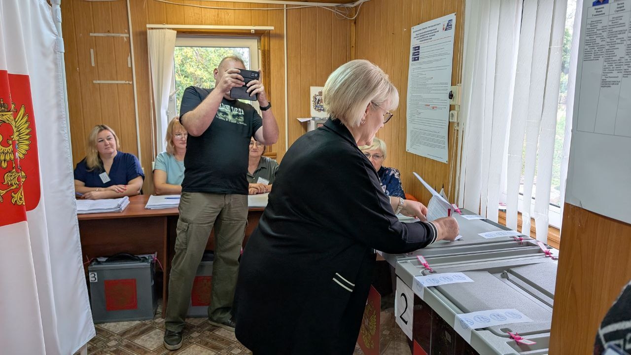 Кандидат в губернаторы Ольга Ефимова проголосовала на выборах в Великом Новгороде