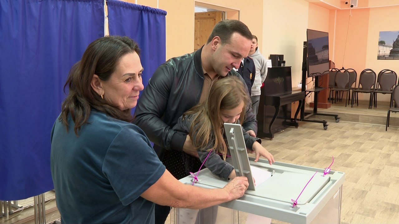 Последний кандидат проголосовал на выборах губернатора Новгородской области