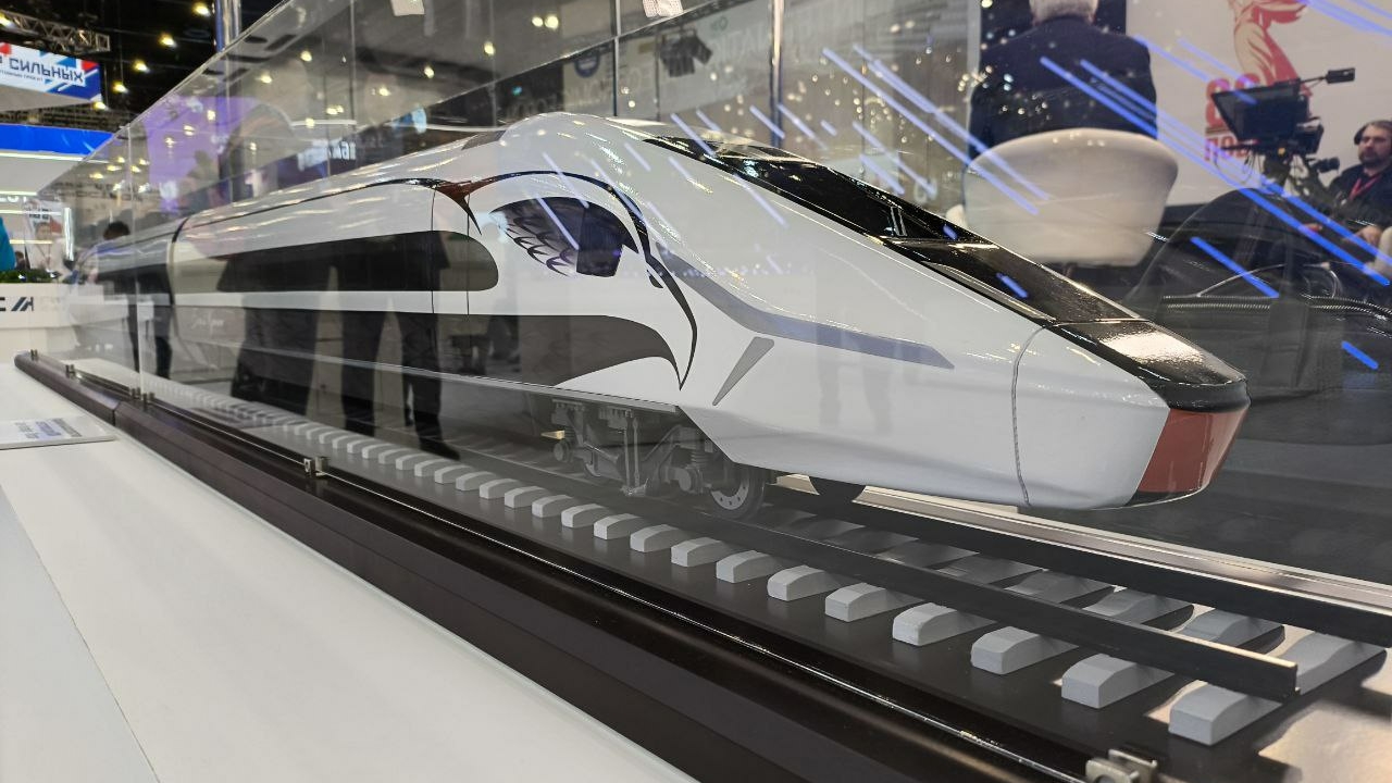 В Великом Новгороде готовят будущие кадры для завода рельсовых плит под ВСМ