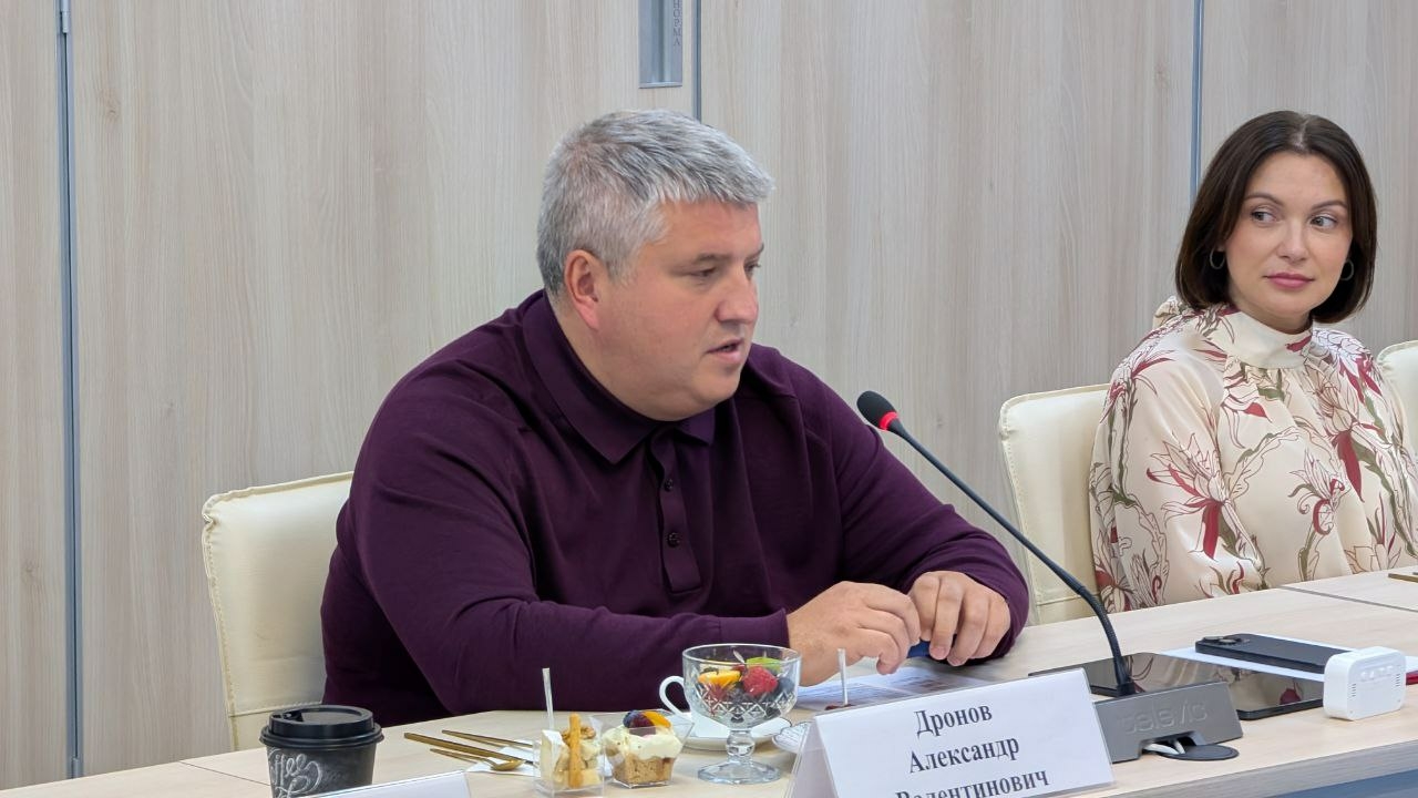 Александр Дронов рассказал о реконструкции железнодорожного вокзала в Великом Новгороде