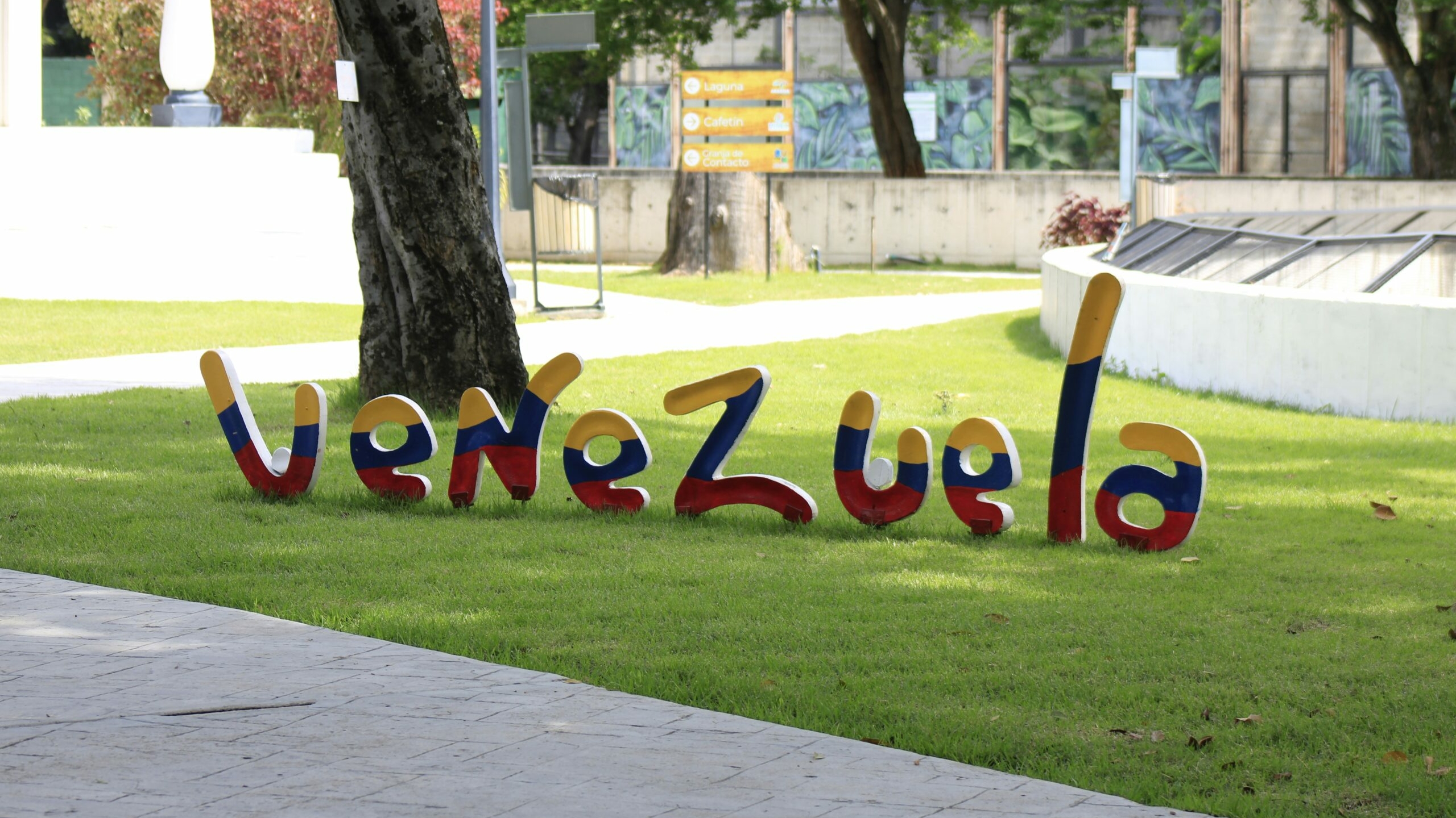 Иван Хиль объявил о закрытии посольств Венесуэлы в Норвегии и Австралии