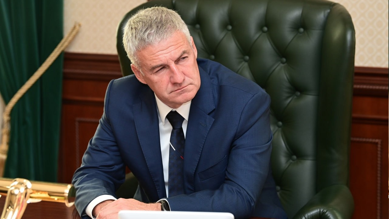 Парфенчиков рассказал о региональной программе помощи семьям