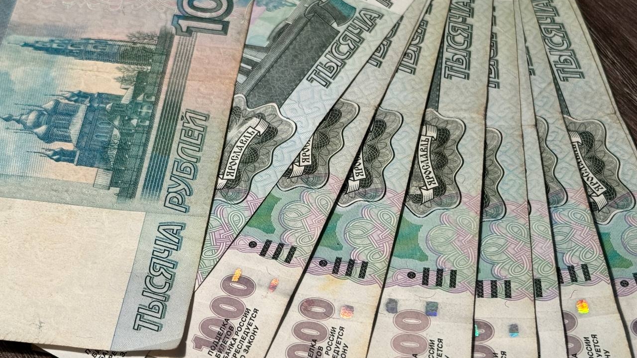 Путин ввел новый размер минимальной оплаты труда с 2026 года