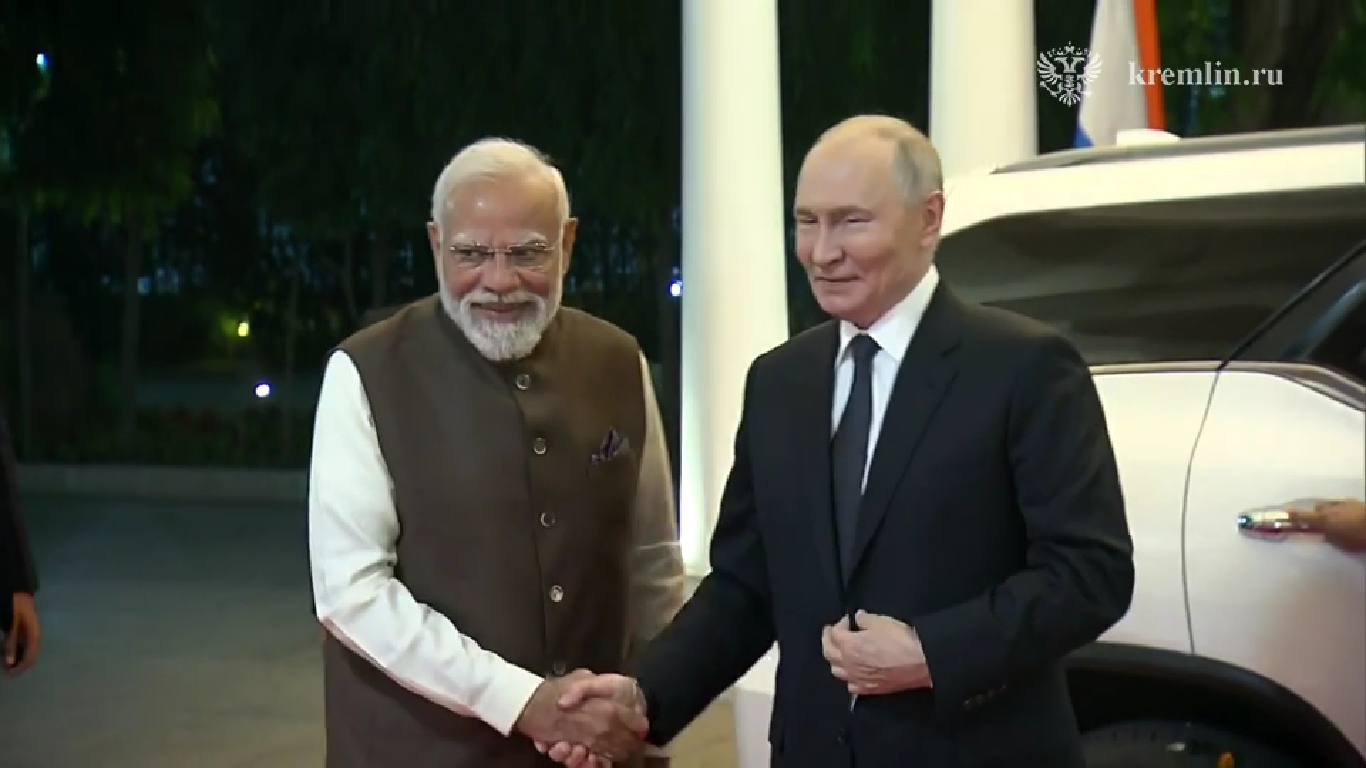 Путин и Моди встретились для неформального общения в Нью-Дели